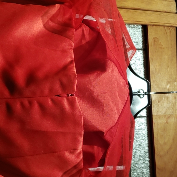 Evening gown  new without tag/bridal gowns - Picture 3 of 5